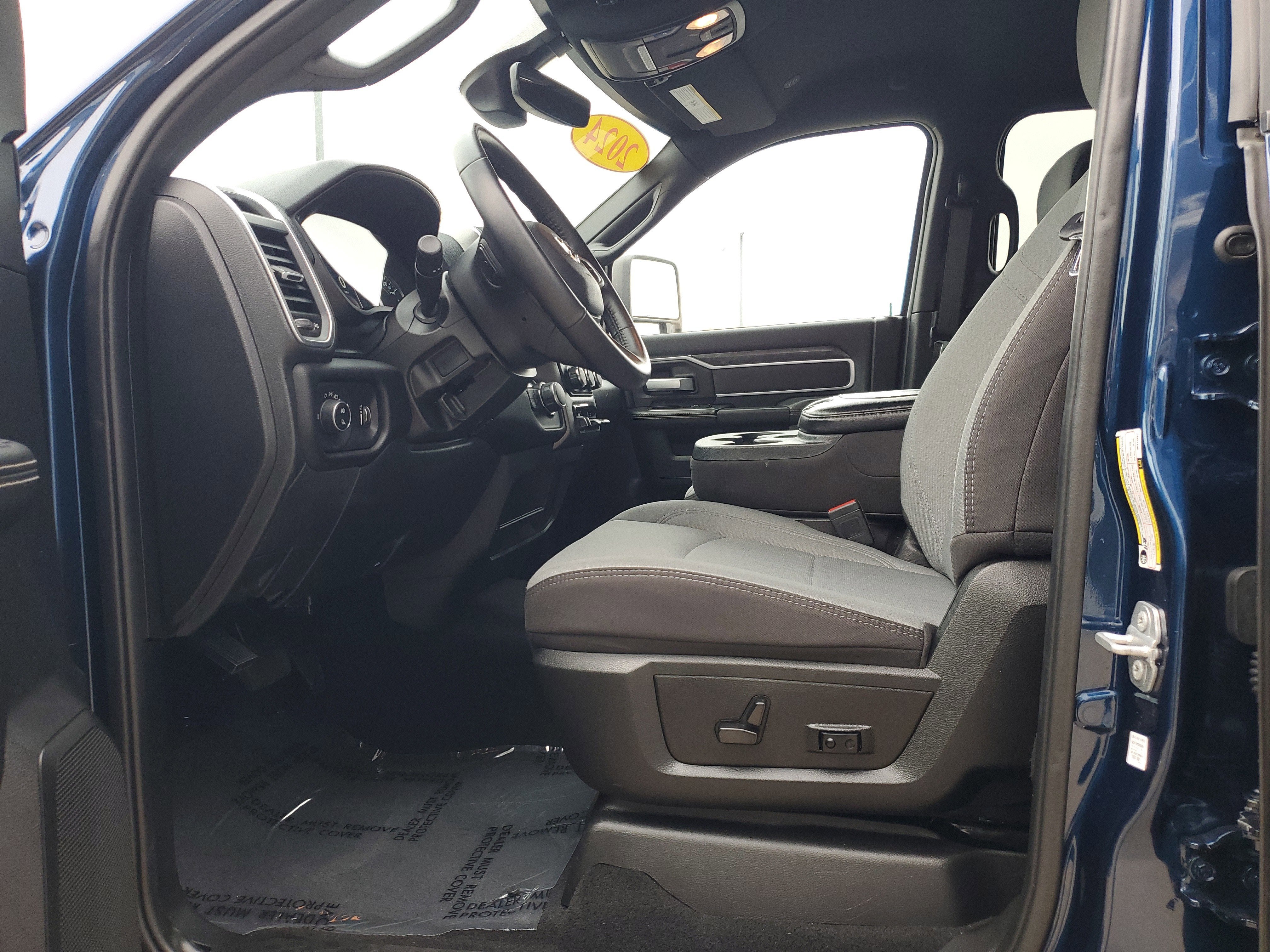2024 RAM 2500 Big Horn Crew Cab 4x4 6'4' Box