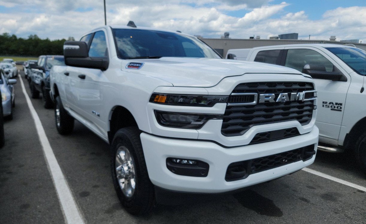 2025 RAM 2500 Big Horn Crew Cab 4x4 6'4' Box