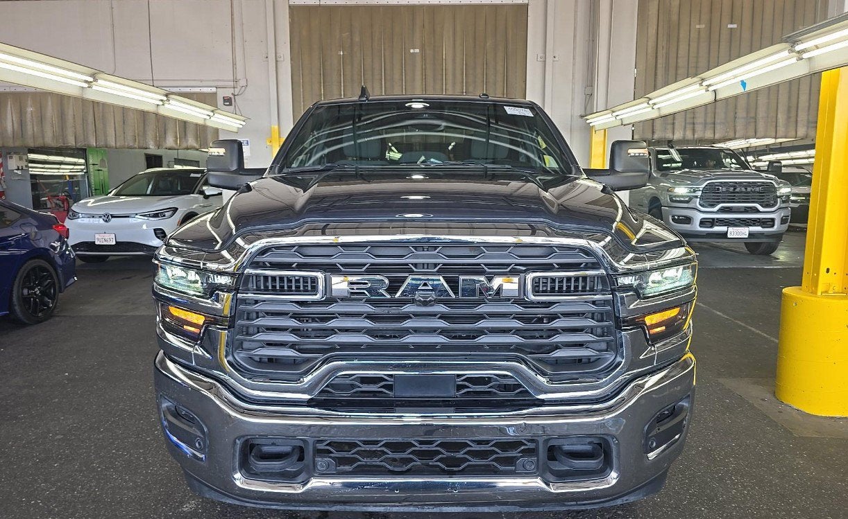 2025 RAM 2500 Big Horn Crew Cab 4x4 6'4' Box