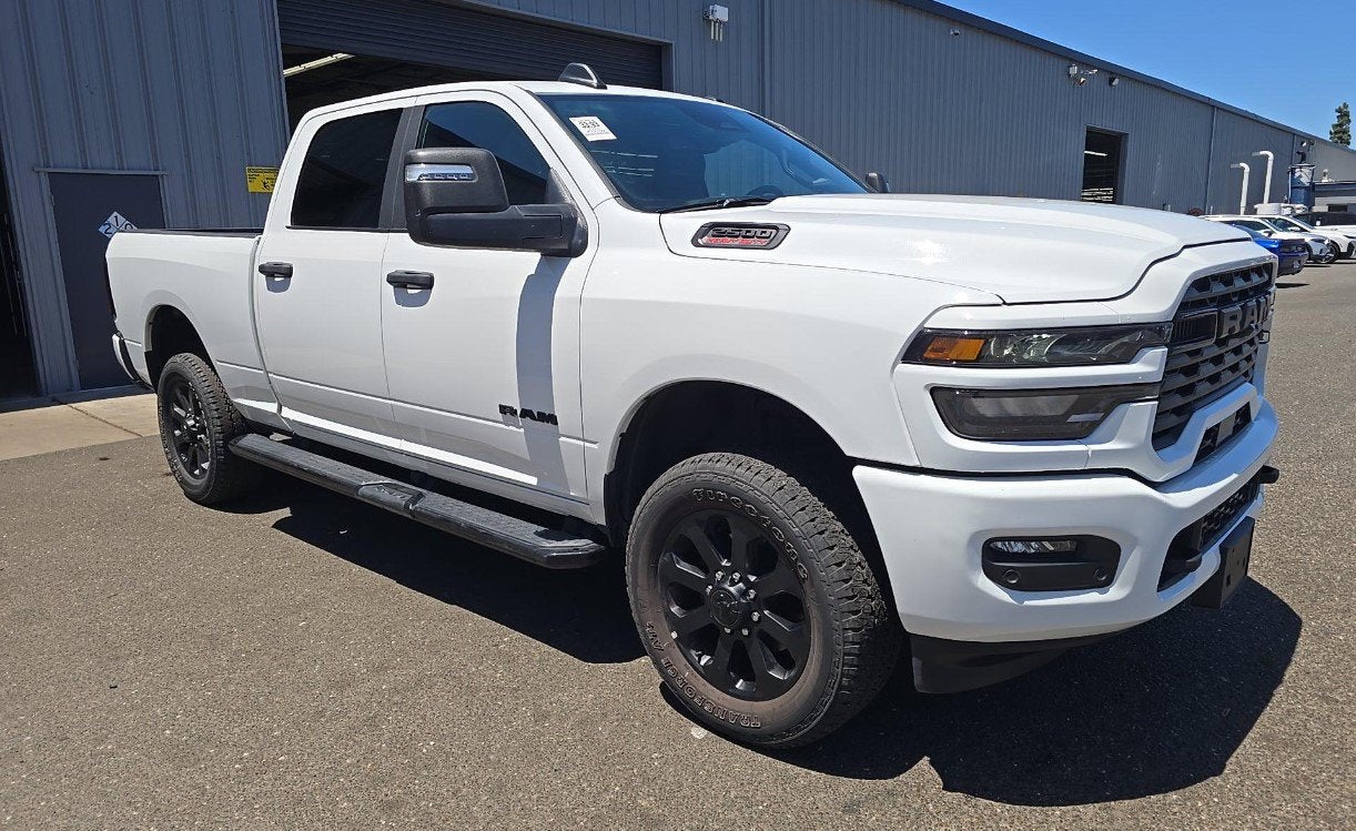 2025 RAM 2500 Big Horn Crew Cab 4x4 6'4' Box