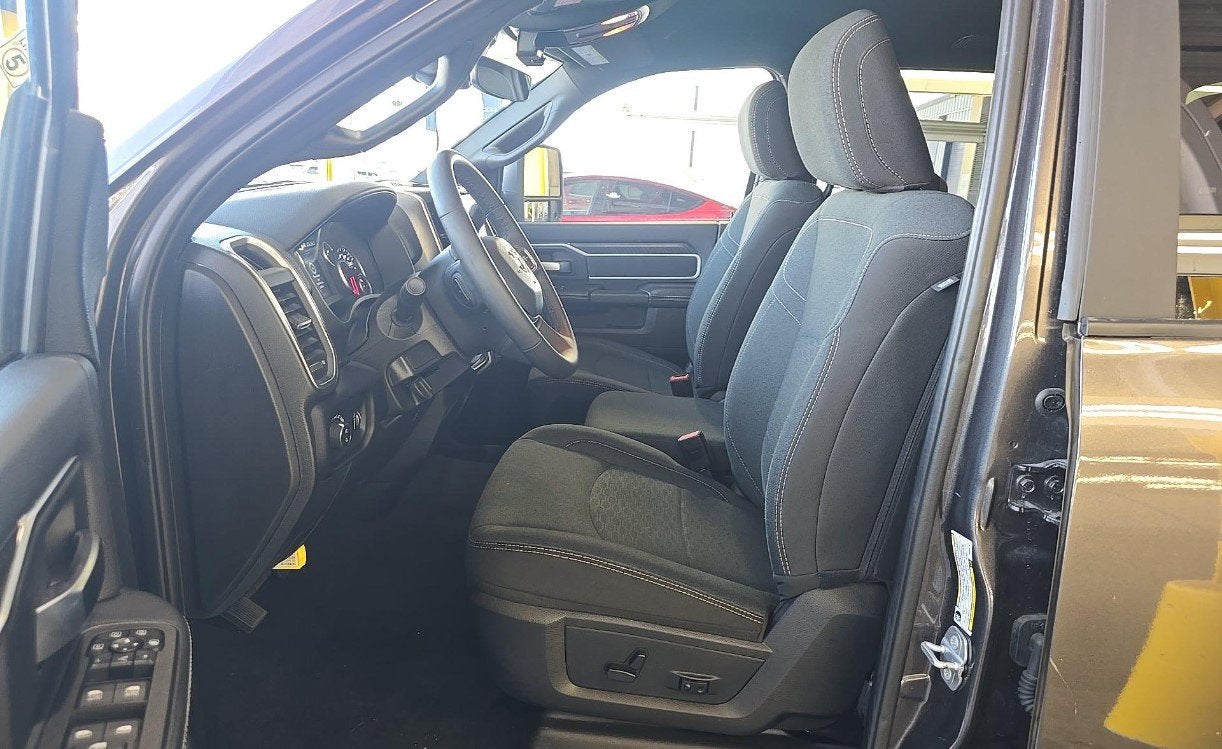 2025 RAM 2500 Big Horn Crew Cab 4x4 6'4' Box