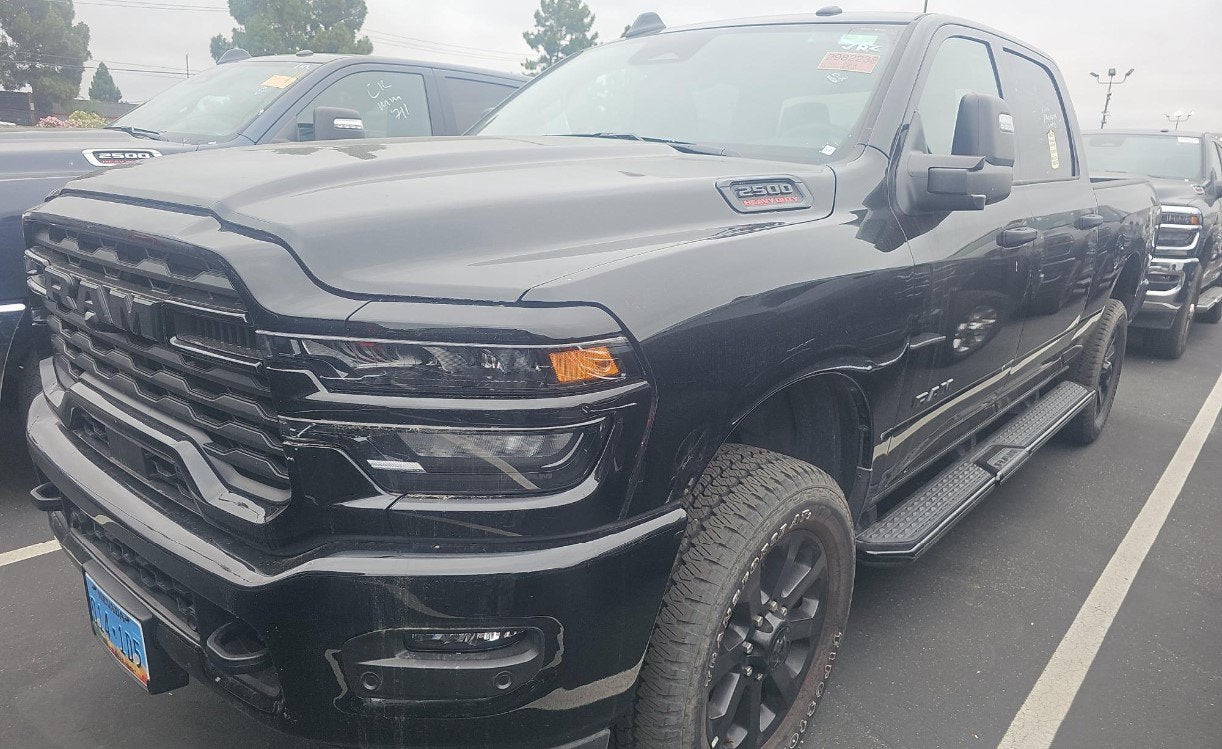 2025 RAM 2500 Big Horn Crew Cab 4x4 6'4' Box