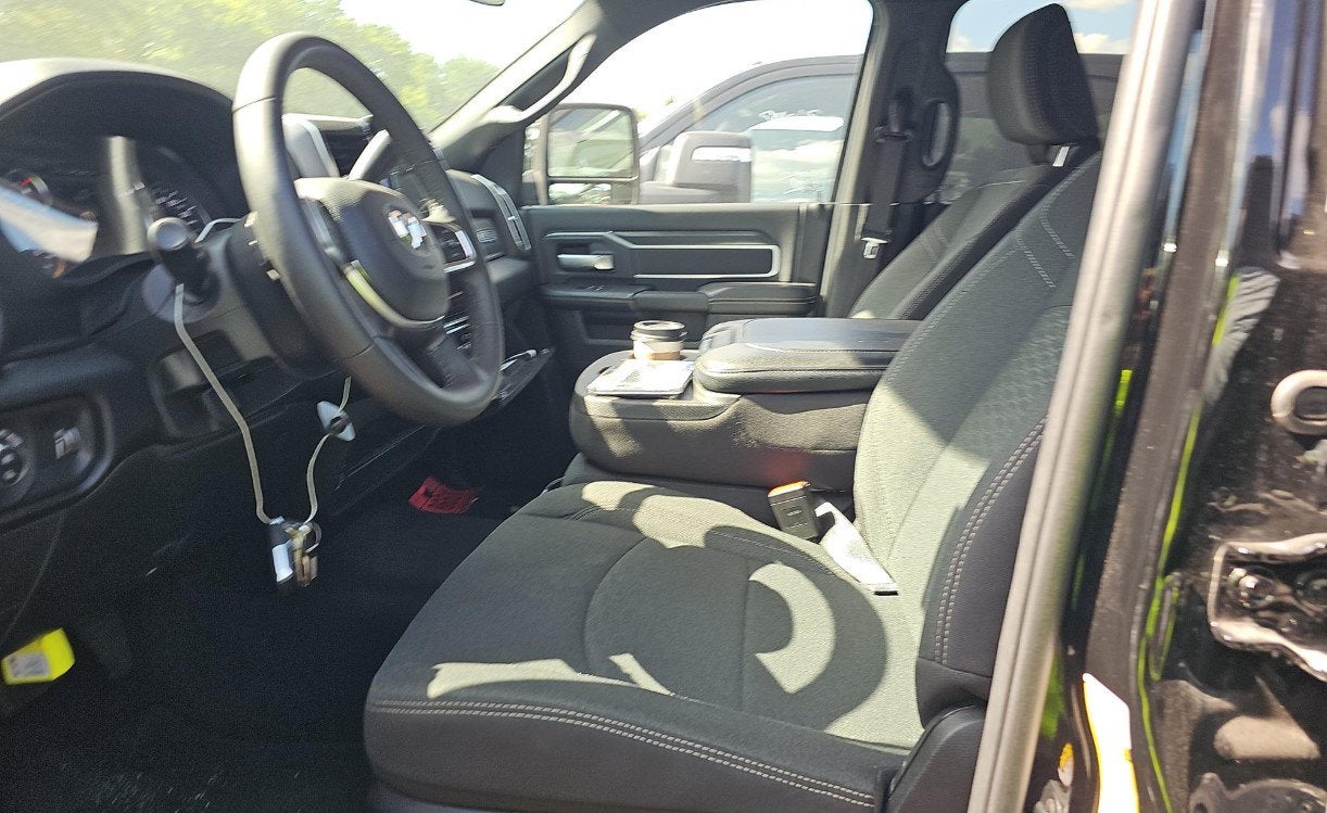 2025 RAM 2500 Big Horn Crew Cab 4x4 6'4' Box