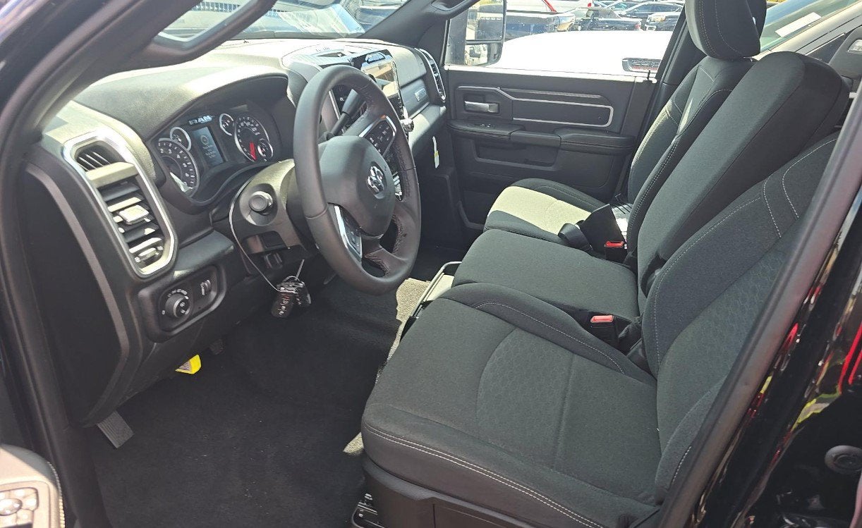 2026 RAM 2500 Big Horn Crew Cab 4x4 6'4' Box