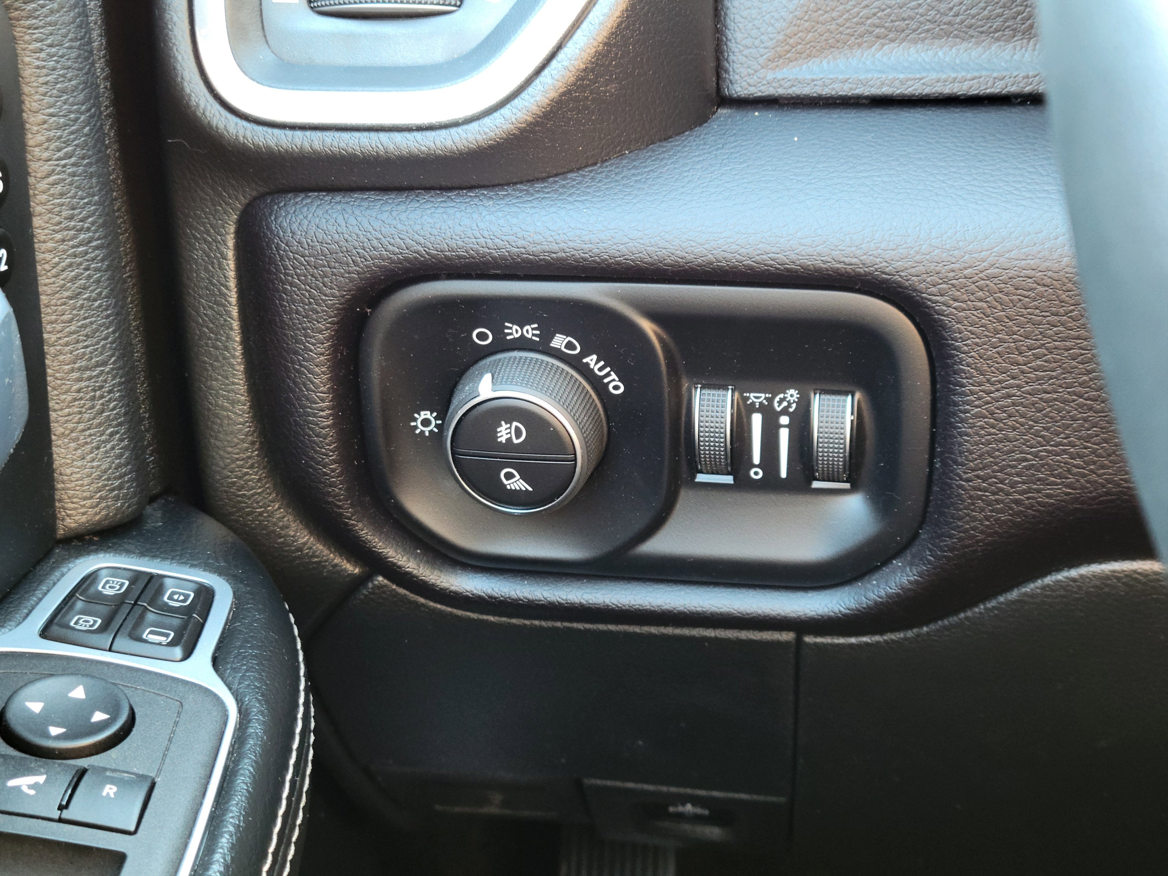 2024 RAM 2500 Laramie Crew Cab 4x4 6'4' Box