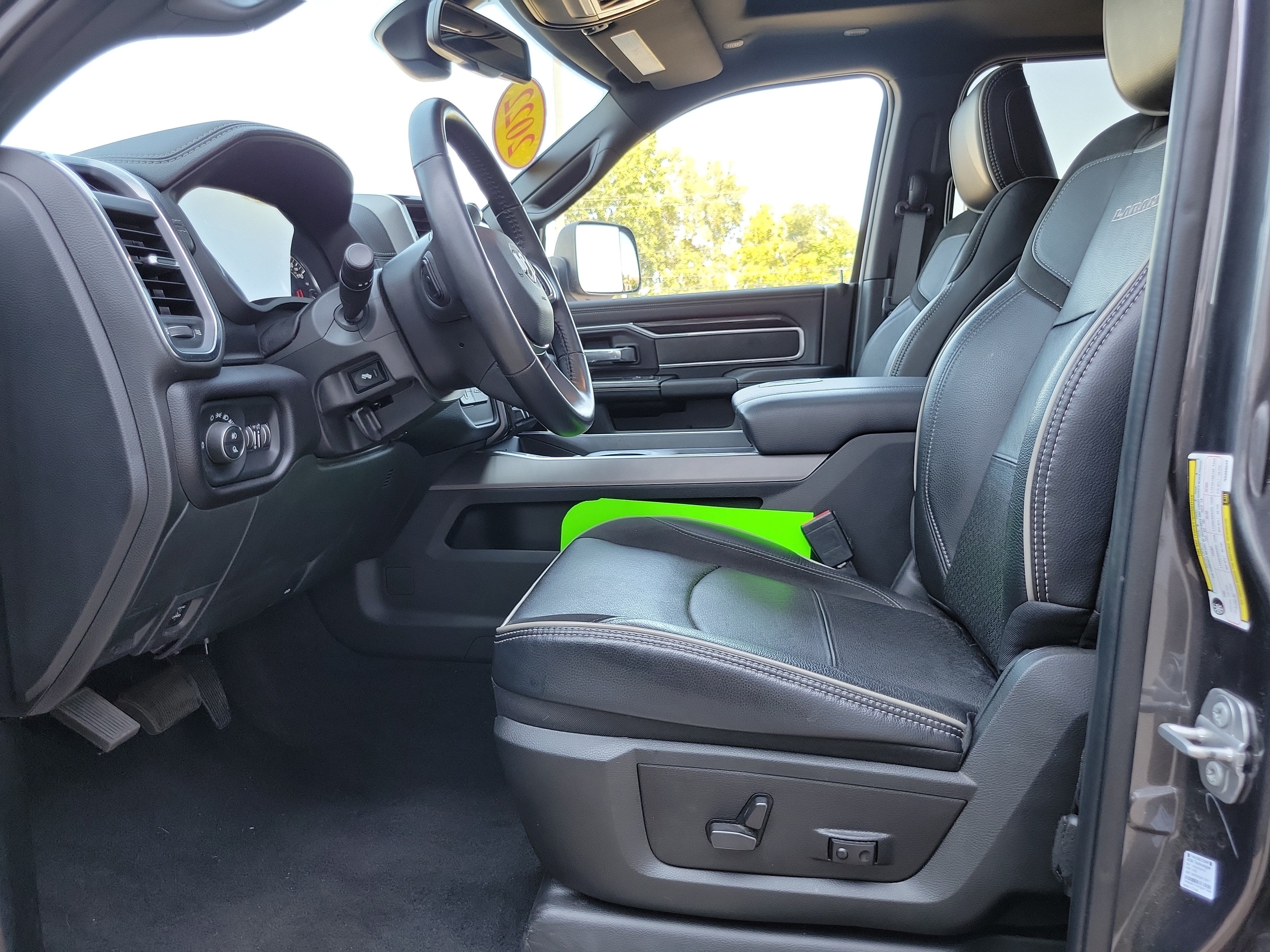 2022 RAM 2500 Laramie Crew Cab 4x4 6'4' Box