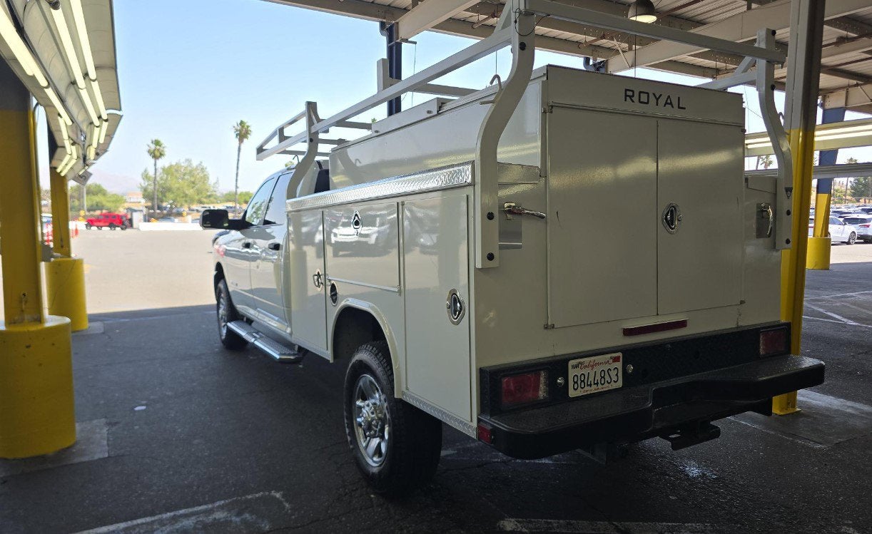 2022 RAM 2500 Tradesman Crew Cab 4x4 8' Box