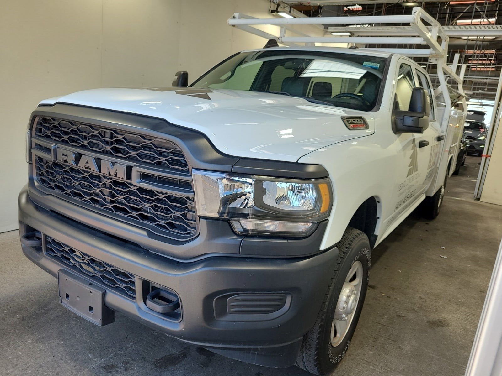 2024 RAM 2500 Tradesman Crew Cab 4x4 8' Box