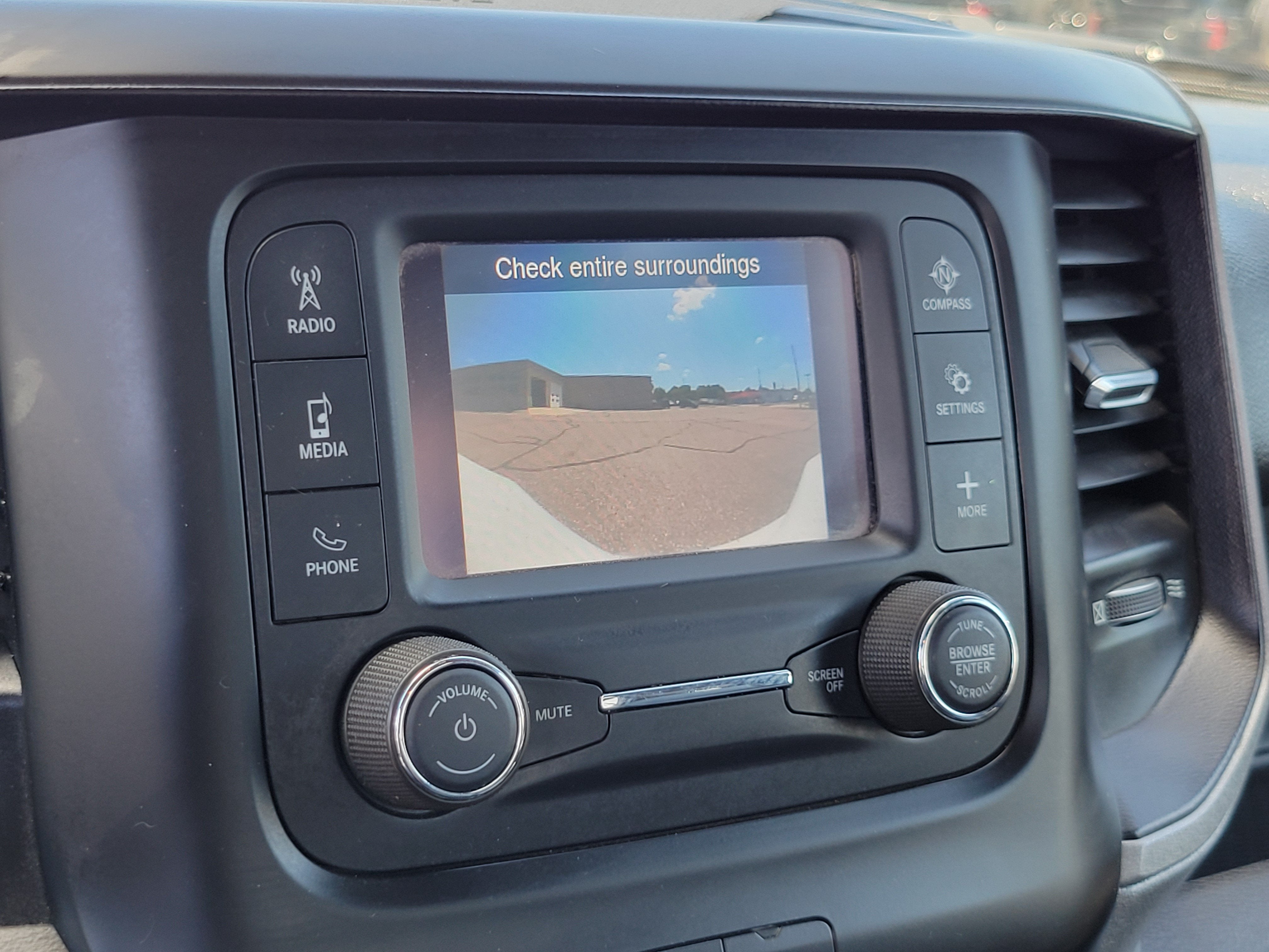 2023 RAM 3500 Chassis Tradesman/SLT