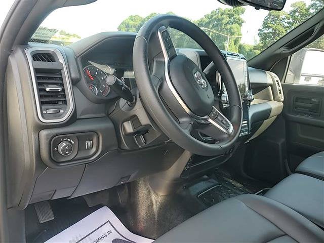 2026 RAM 3500 Chassis Tradesman/Big Horn